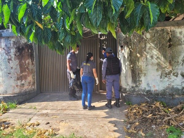 De acordo com informações de vizinhos, a idosa não era vista desde a última segunda-feira (21). (Foto: Reprodução/Thárcila Castro)