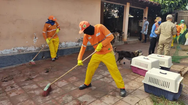 Em 2021, residência de dona Camélia, de 81 anos, estava com muita sujeira no local e reclamações dos vizinhos em relação ao barulho. (Foto: Divulgação/MP-MA)